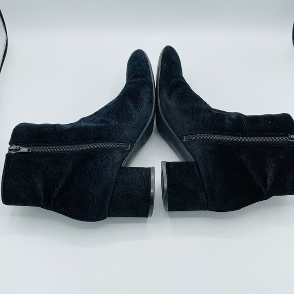 Unisa Shoes Womens Size 8 M Black Embossed Heels Ankle Booties Zip Velvet - Picture 12 of 12